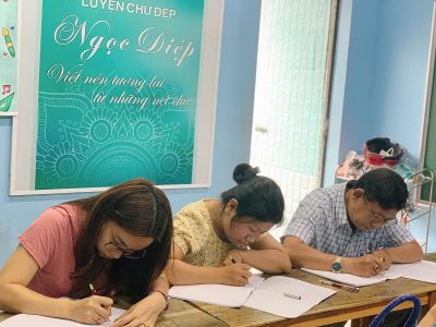 Luyện chữ đẹp người lớn